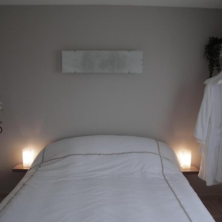 Au Doux Repos Bed & Breakfast Lucbardez-et-Bargues ภายนอก รูปภาพ