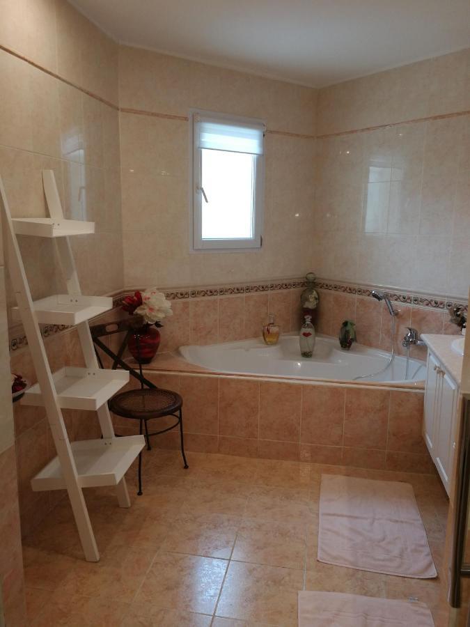 Au Doux Repos Bed & Breakfast Lucbardez-et-Bargues ภายนอก รูปภาพ