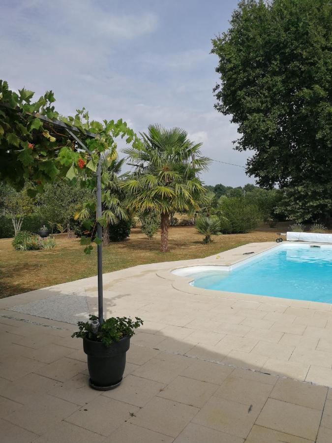 Au Doux Repos Bed & Breakfast Lucbardez-et-Bargues ภายนอก รูปภาพ