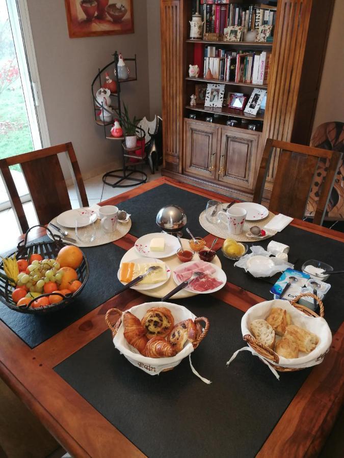 Au Doux Repos Bed & Breakfast Lucbardez-et-Bargues ภายนอก รูปภาพ